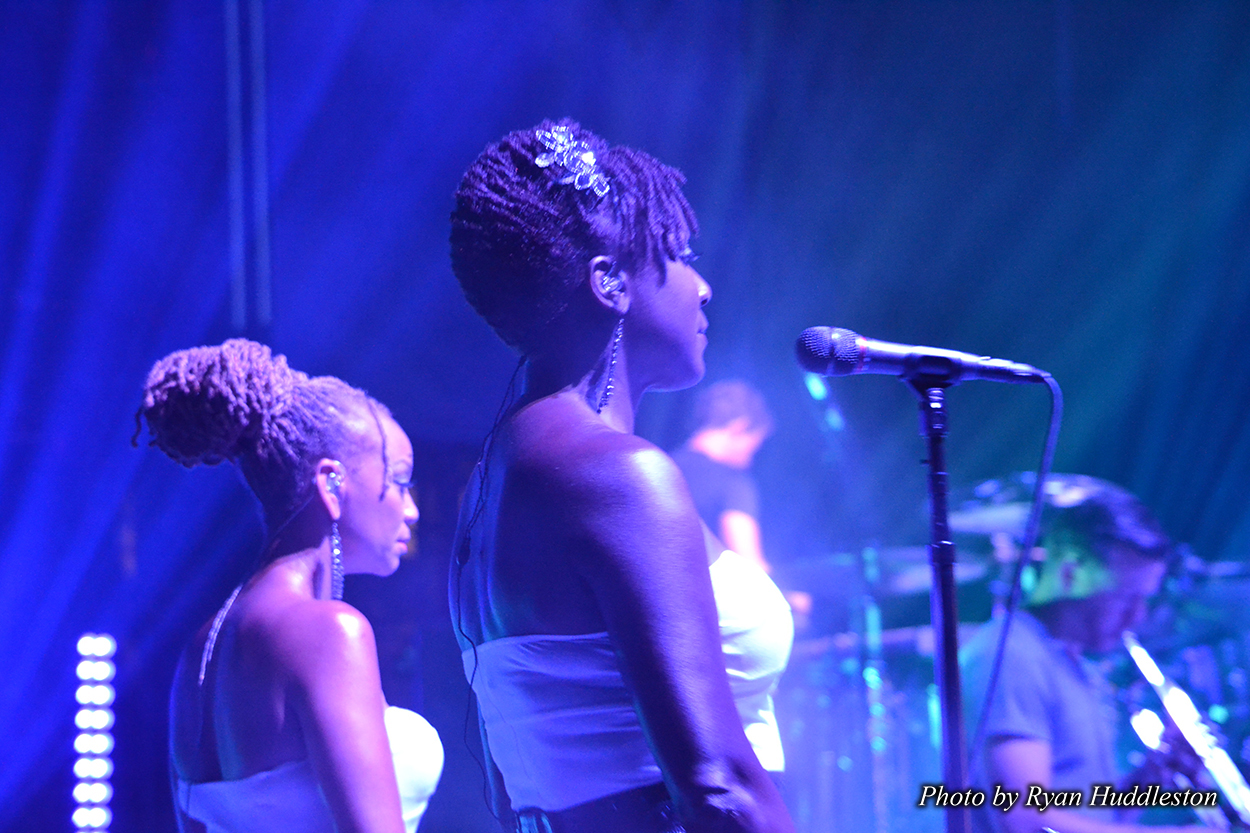 Nikita Houston and Sakai Smith Train Tour 2015